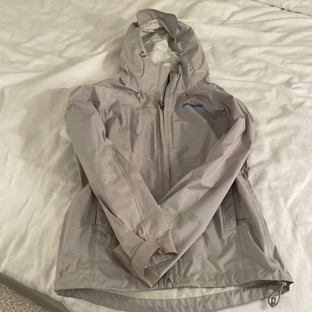 Women’s grey Patagonia rain shell